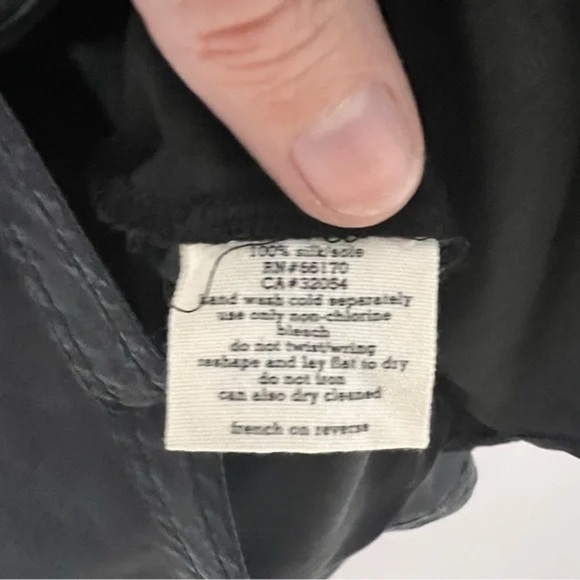 NWOT Silence + Noise Black 100% Washable Silk Oversized Minimalist Blouse Sz M - Picture 5 of 5